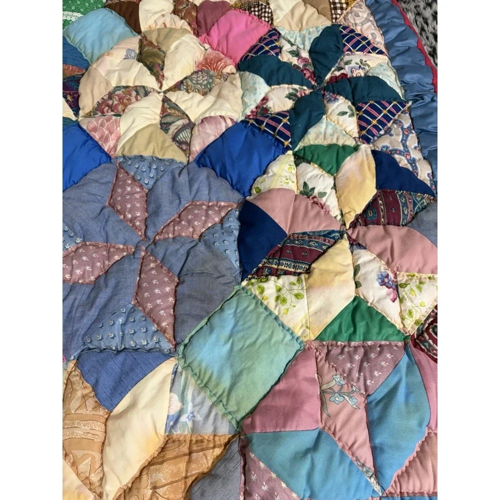 Vintage Handmade Patchwork Puffy Star Faded, Color Flaws, Twin Quilt 74